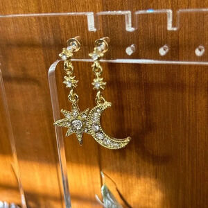 NWT Sun and moon gold tone drop earrings